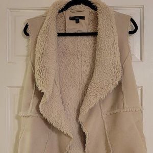 Cream suede vest with Fur detail, Size S